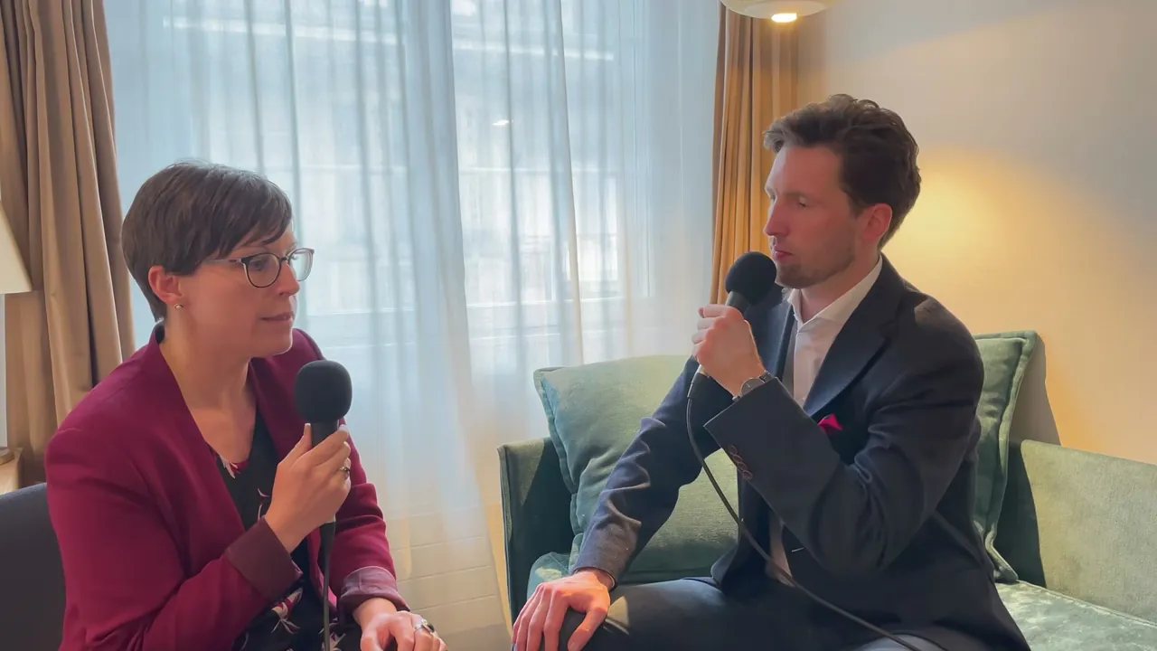 Standbild aus der Episode mit Corina Gilgen