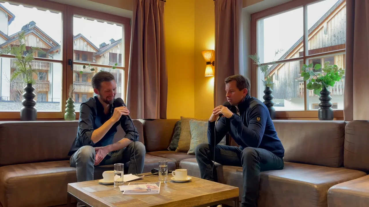 Standbild aus der Episode mit Florian Mayer