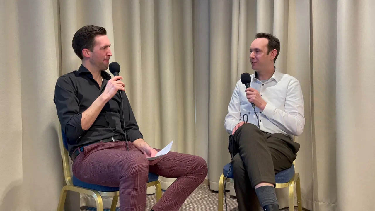 Standbild aus der Episode mit Alex Blommestijn