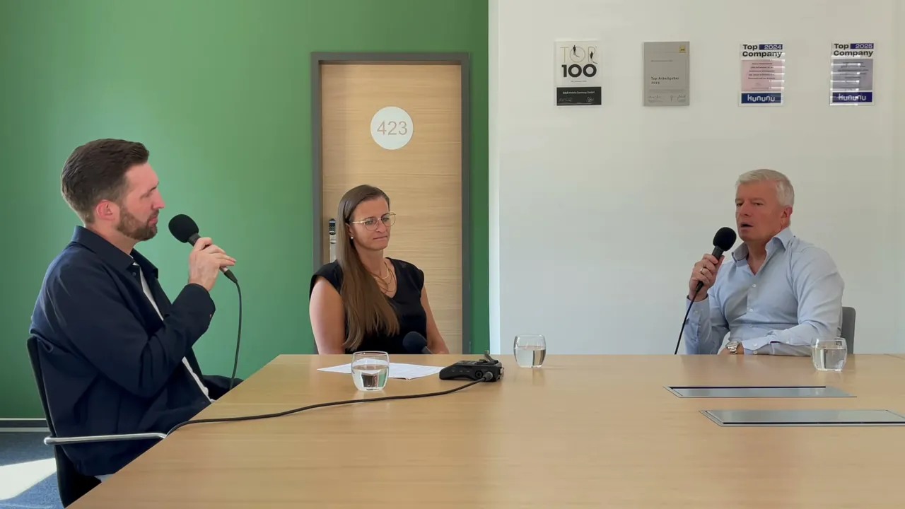 Standbild aus der Episode mit Arno Schwalie