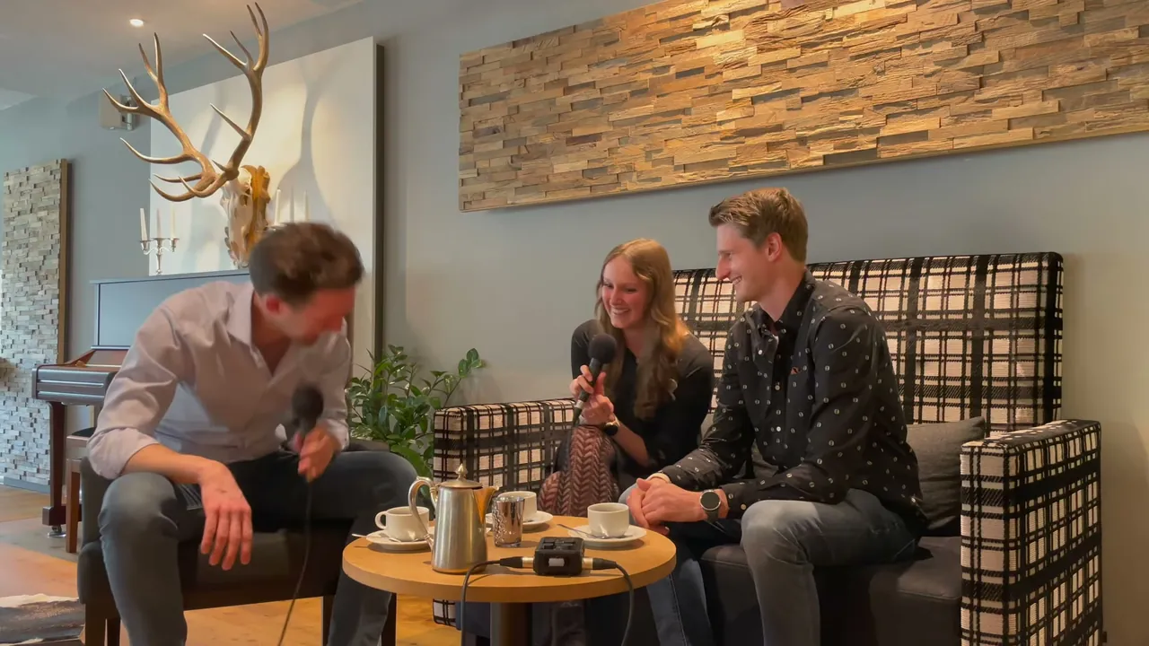 Standbild aus der Episode mit Anna Wiesler und Fabian Isele