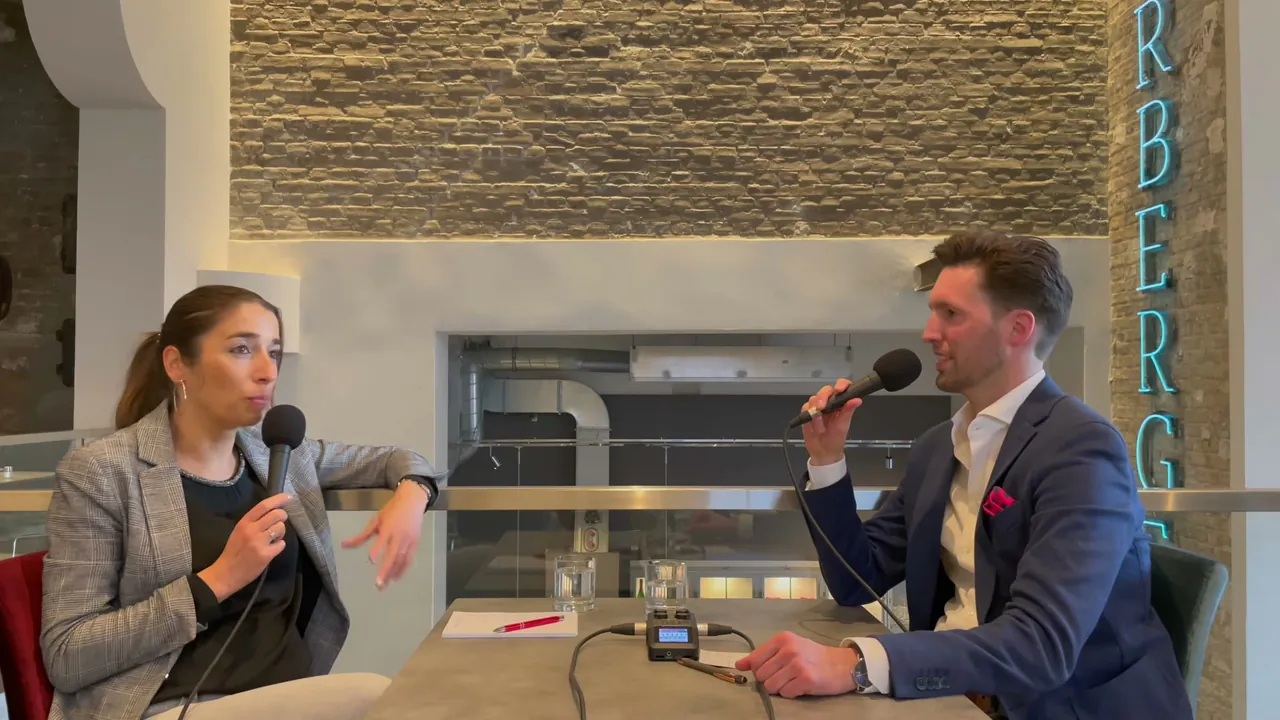 Standbild aus der Episode mit Tini Diekmann