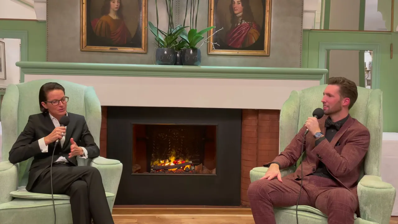 Standbild aus der Episode mit Dr. Caroline von Kretschmann