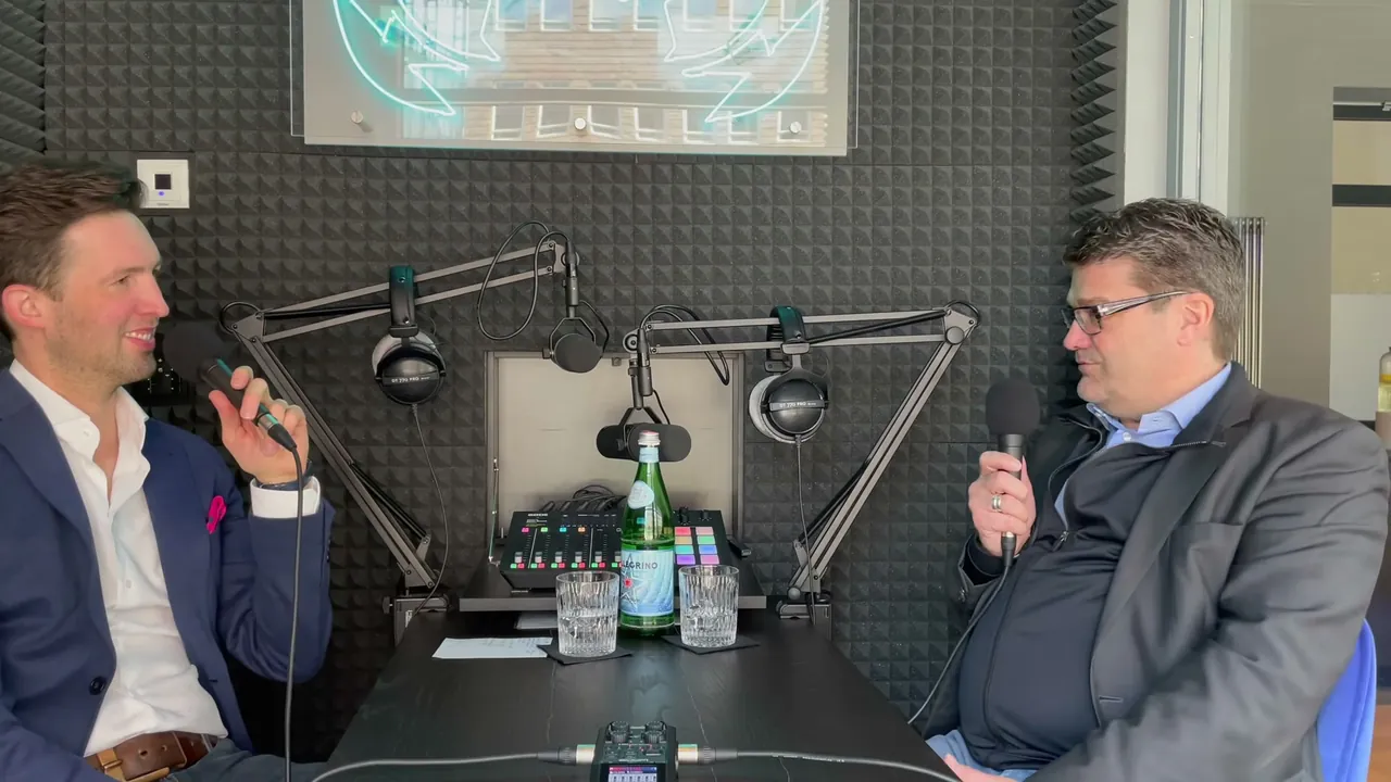 Standbild aus der Episode mit Marc Ciunis