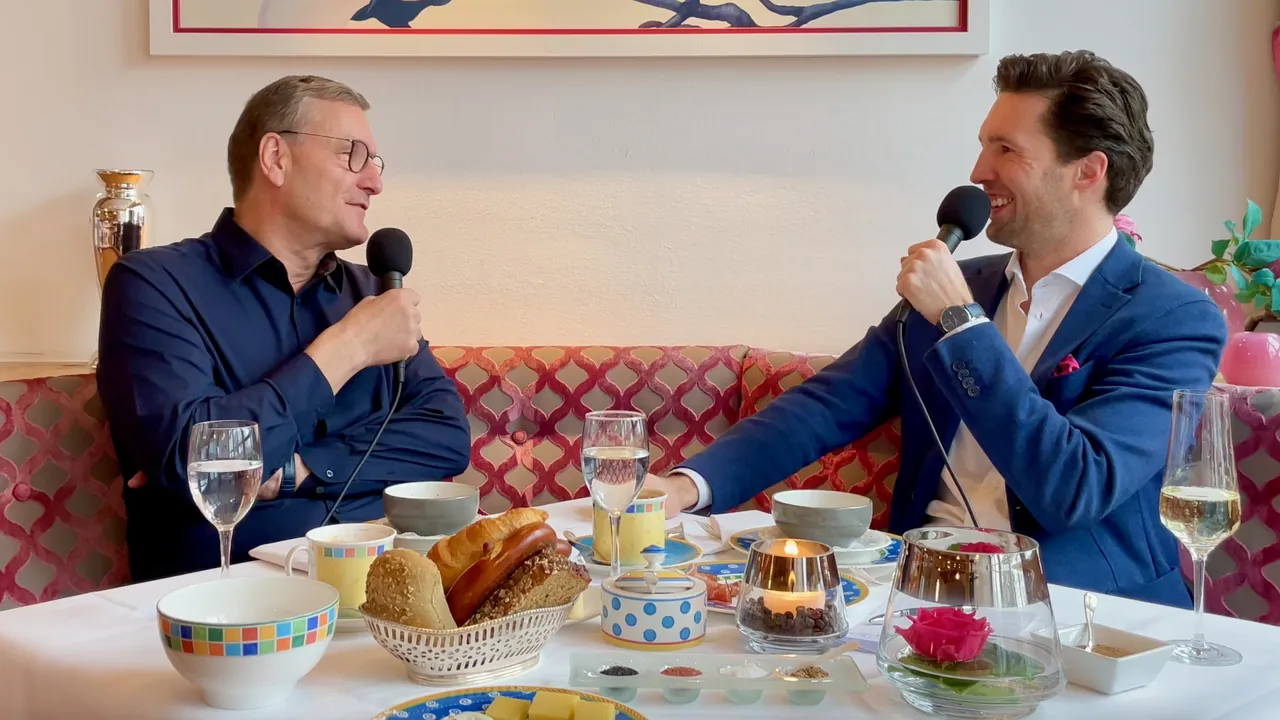 Standbild aus der Episode mit Prof. Dr. Christian Buer