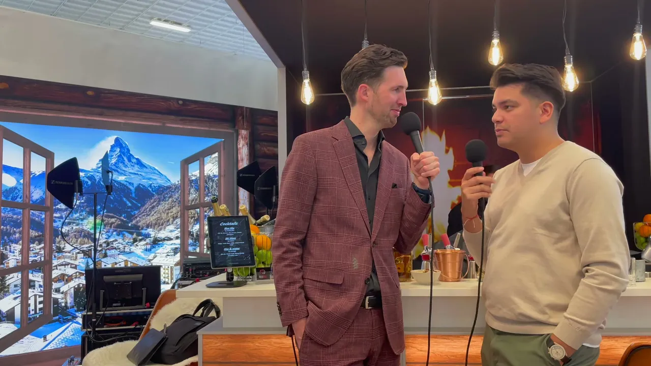 Standbild aus der Episode mit David-Friedemann Henning, HSMA-Crew, Patrick Jonek und Zeèv Rosenberg