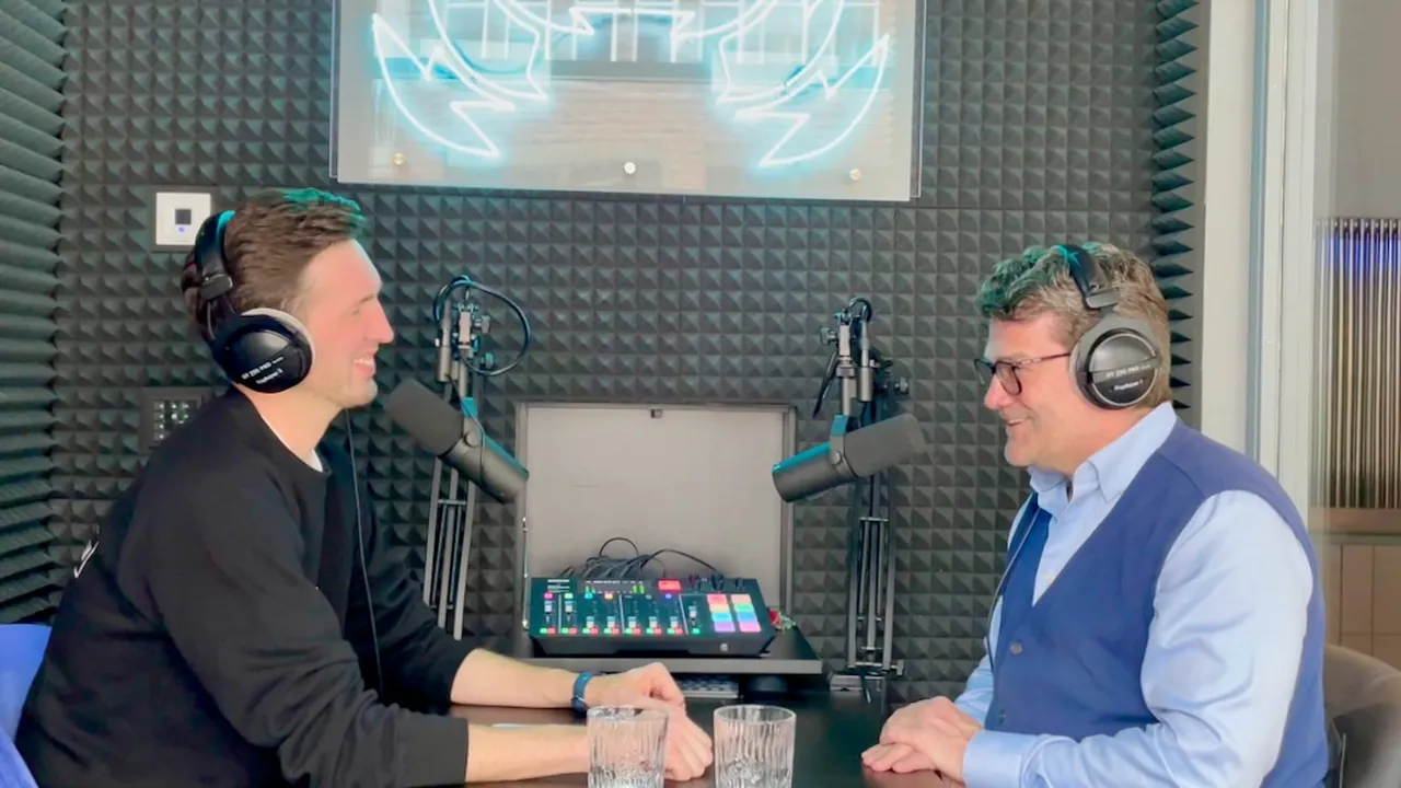 Standbild aus der Episode mit Marc Ciunis