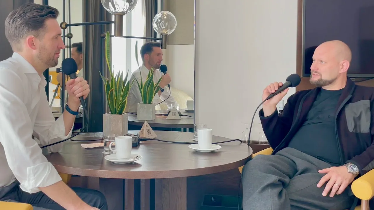 Standbild aus der Episode mit Joern Siebke
