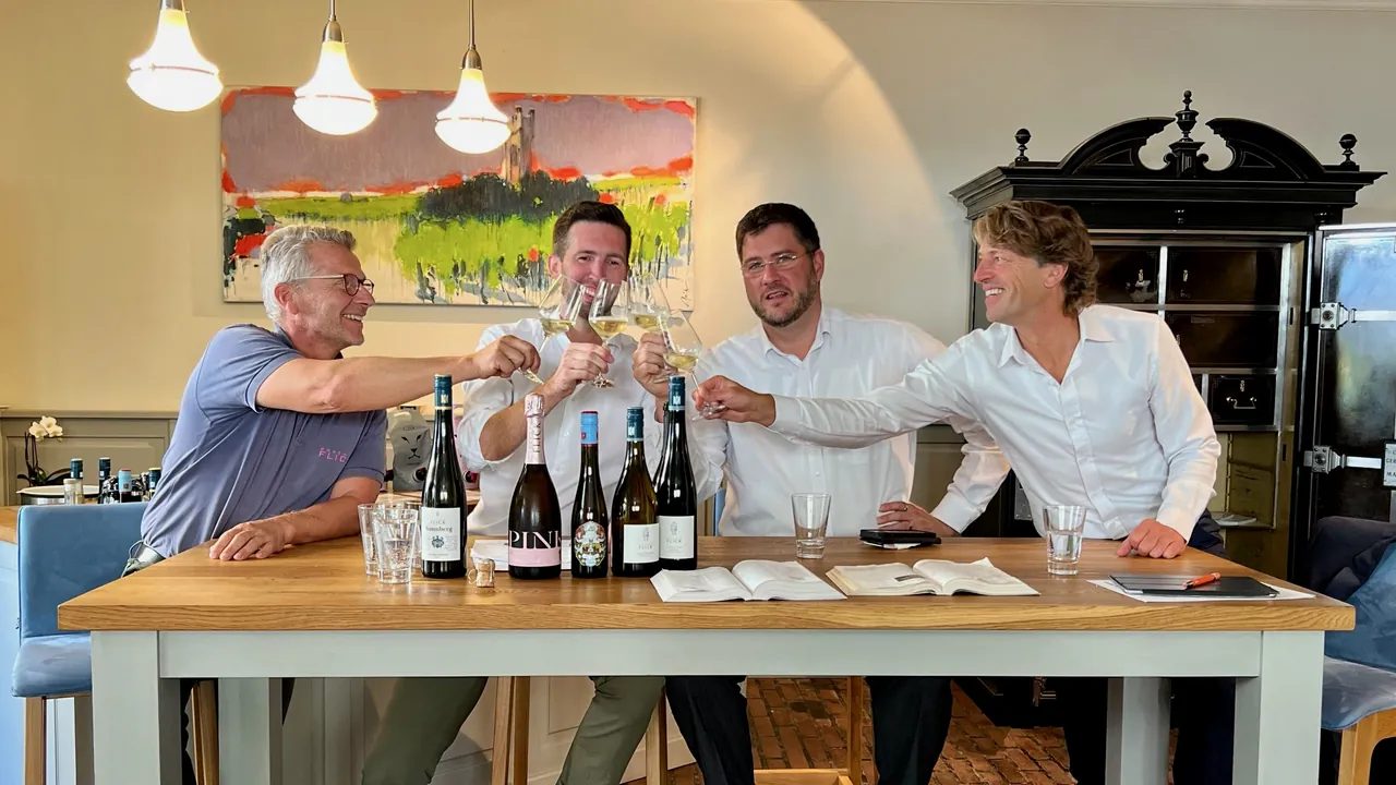 Standbild aus der Episode mit Max C. Luscher