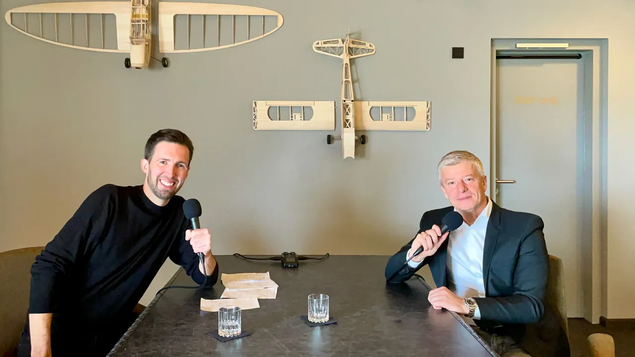 Standbild aus der Episode mit Arno Schwalie